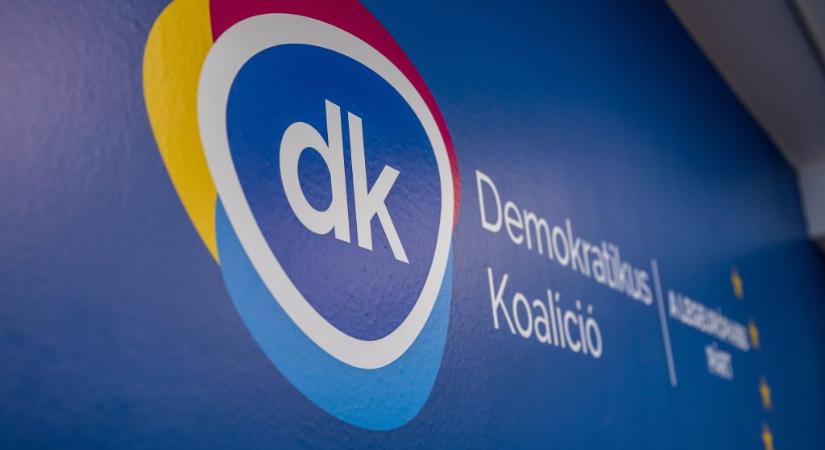 „A Momentum kerületi elnöke nem ér ennyit” – folytatódik a vita a DK és Momentum között