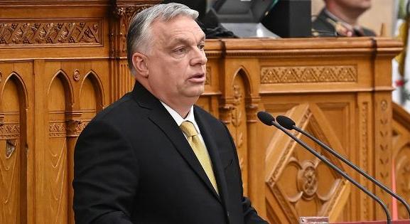 Orbán Viktornak egy drog a rendeleti kormányzás a szakértők szerint