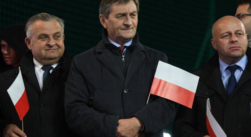 A lengyel parlament külügyi bizottságának elnöke szerint Magyarország érdeke lenne, hogy fegyvereket küldjön Ukrajnának