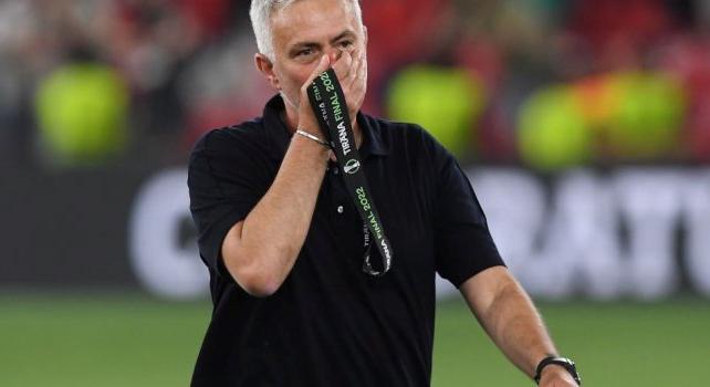 Mourinho sírva megígéri: maradok