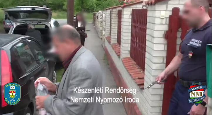 Szolnoki ügyvéd segített egy nőnek kifosztani egy idős férfit