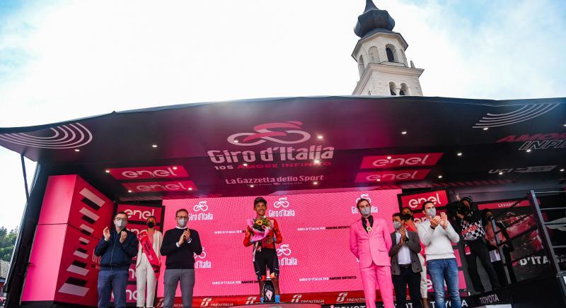 Giro d'Ialia hírek: Buitrago türelme szakaszgyőzelmet ért, Carapaz továbbra is az élen, Valter nagyot küzdött