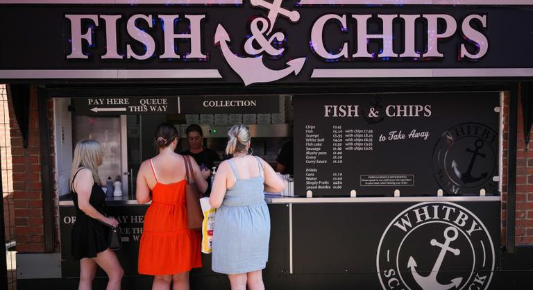 Az emelkedő árak veszélyeztethetik a Fish and Chipset, több ezer üzlet zárhat be egy éven belül