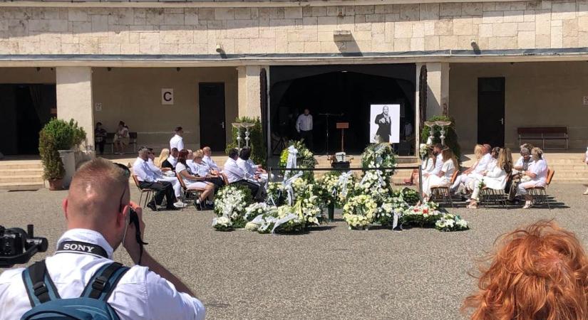 Elkezdődött Berki Krisztián temetése – fotók