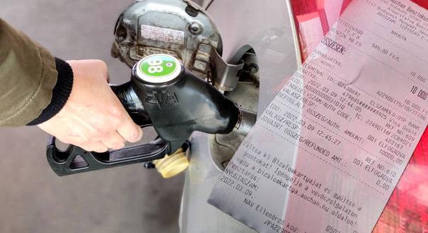 Vége a benzinturizmusnak: szigorodnak a 480 Ft-os tankolás szabályai