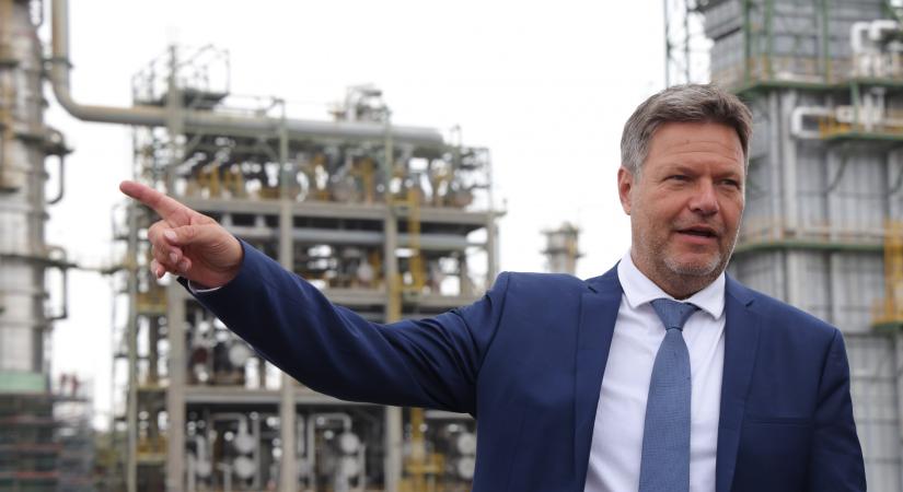 Üzent a német alkancellár az olajembargó ügyében Magyarországnak
