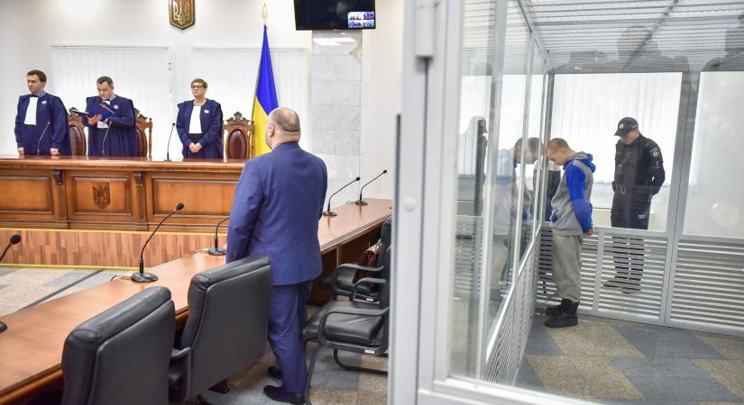 Két újabb orosz katona vallotta a bíróságon, hogy háborús bűnöket követett el Ukrajnában