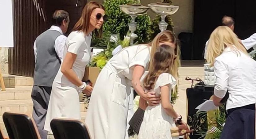 Berki Krisztián kislánya összetört a temetésen, plüsskutyáját az urna mellé tette