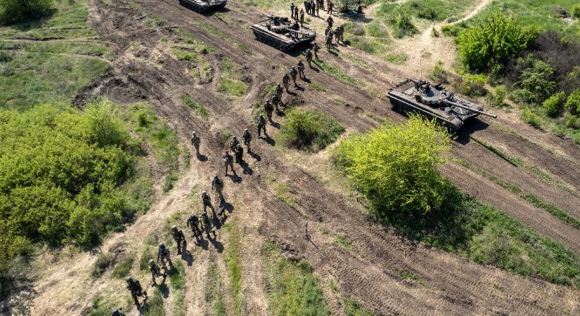 A háború Kárpátalja etnikai viszonyait is átrendezi, Kelet-Ukrajnában bizarr, rettenetes versenyfutás kezdődött