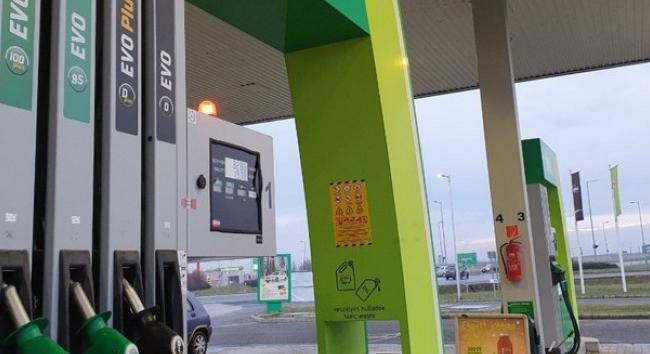 Péntektől 660 forint felett lesz a benzin literenkénti ára - De nem mindenkinek