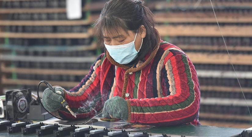 Koronavírus: nagy pofont kapott a kínai ipar a zárlatok miatt