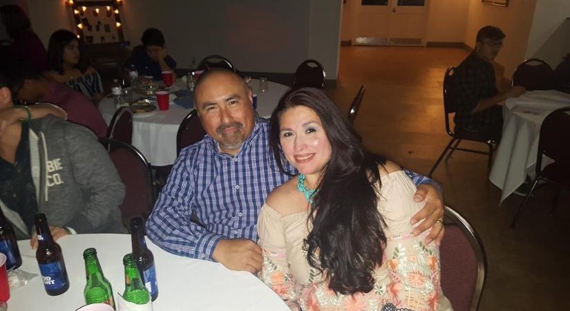 „Belehalt a gyászba” a texasi iskolában lelőtt tanárnő férje