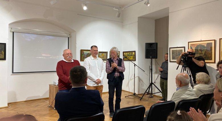 Székelyföldi művészek alkotásait bemutató kiállítással nyitott újra a Tarisznyás Márton Múzeum