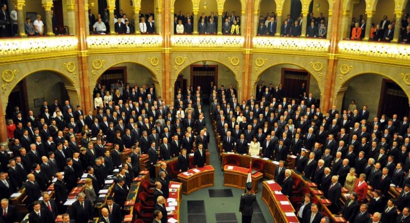 Kocsis Máté a parlamenti frakciók pénzének egy részét is a rezsivédelmi alapba tenné