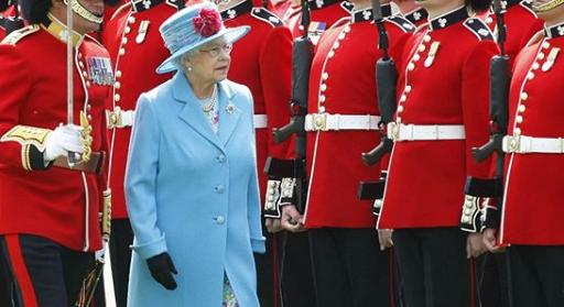 Botrány: letartóztatták II. Erzsébet királynő testőrségének 6 tagját