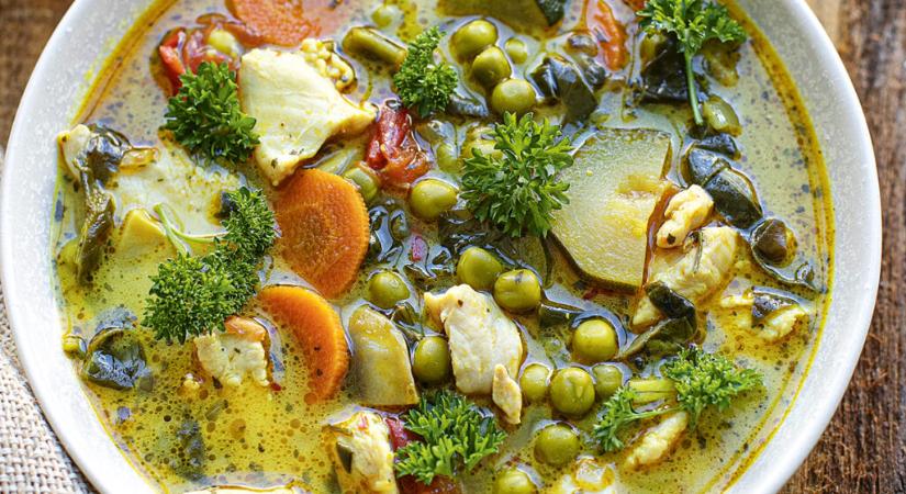 Főzzünk házi fűszerkeverékkel! – Currys, kókusztejes csirkeraguleves (+ házi curryfűszer recept)