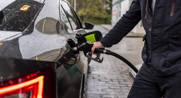 Kiakadtak Magyarországra a benzinturizmus megfékezése miatt az osztrák autóklubok