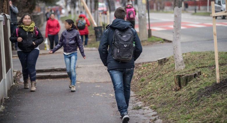 Romániai helyzetkép: a korai iskolaelhagyók aránya magas, a felsőfokú végzettséggel rendelkezőké alacsony