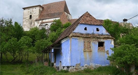 Károly herceg alapítványa újítja fel a megrongálódott erdélyi templomot