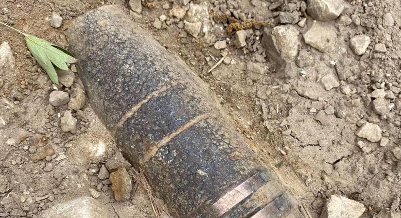 Kirándulók találtak bombát Gánton