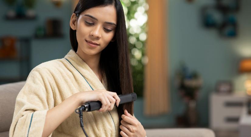 Tükörsima, egyenes frizura károsodás nélkül: ezeket az alapszabályokat tartsd be hajvasaláskor