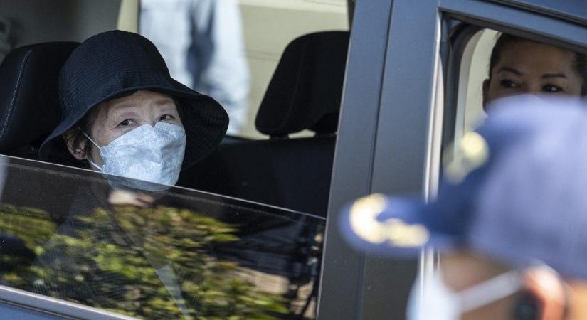 Húsz év után szabadult a börtönből a japán “terror császárnője”
