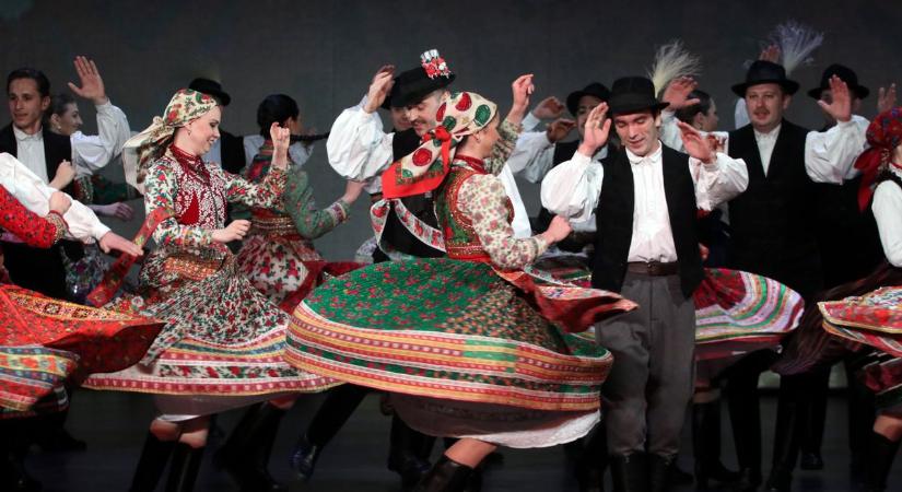 Húszezer néptáncos harminc helyszínen a Csoóri Sándor Népművészeti Fesztiválon