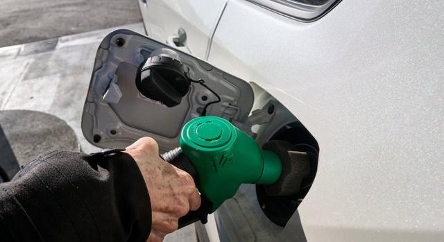 Van egy ország, ahol már ezer forintból sem jön ki egy liter benzin - mutatjuk