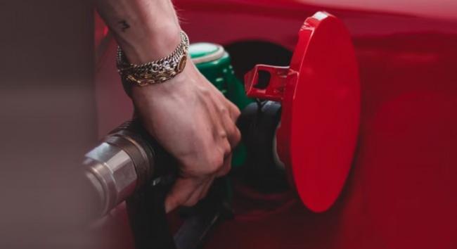 Segítséget követelnek a benzinkutasok a miniszterelnöktől