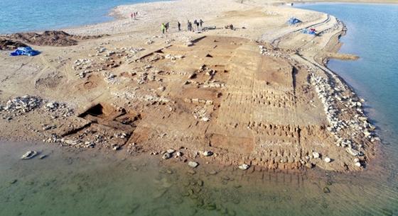 Kiszáradt egy iraki víztározó, 3400 éves város maradványai kerültek elő a fenekén