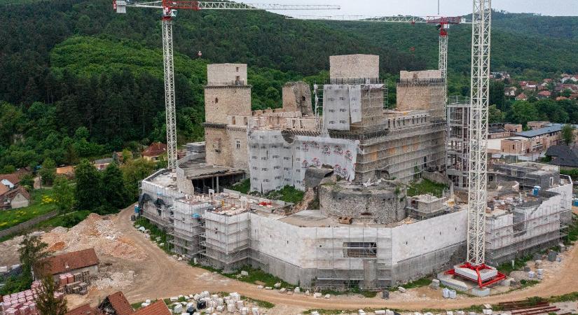 Egy év alatt: a diósgyőri külső vár munkáinak közel kétharmada elkészült - fotók