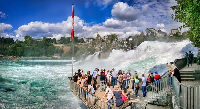 Látogasd meg Európa legnagyobb vízesését a svájci Schaffhausenben