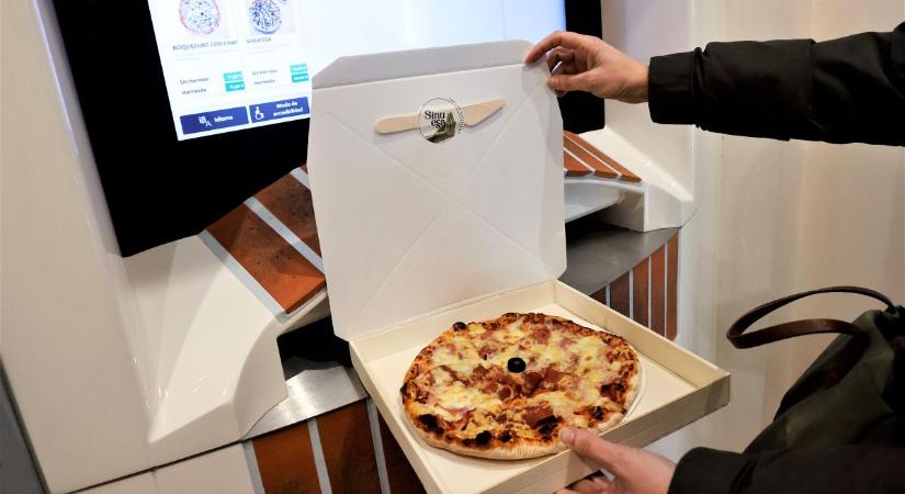 Üzembe helyezték az ország első pizzaautomatáit