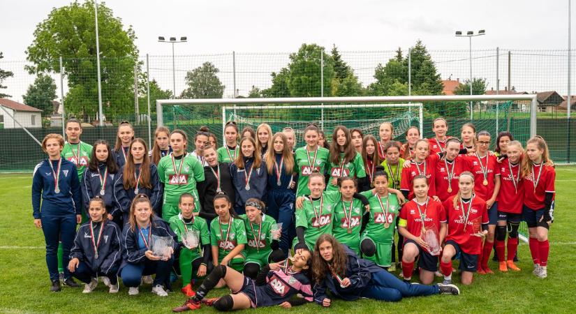 Három csapat egyszerre tarthatta meg az éremátadó ünnepségét az U16-os sorozatban Nován