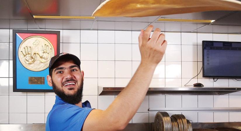 Egy perc alatt három pizzát elkészít a világ leggyorsabbja