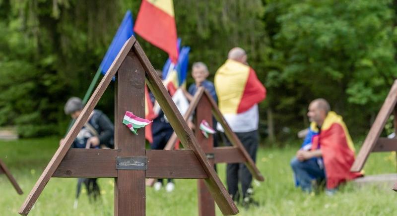 Akkora szavakat mondtak a nacionalista románok az úzvölgyi katonatemetőben, hogy alig fért ki a szájukon