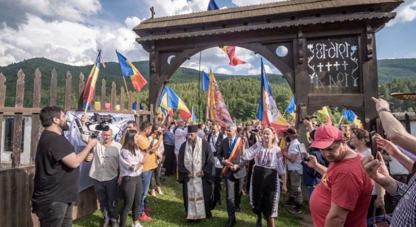 Nem tűrik tovább az idegen jelképeket a román nacionalisták