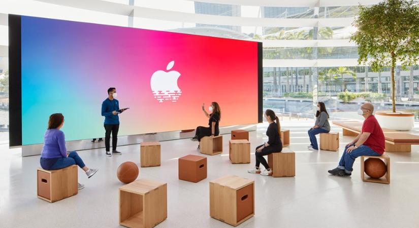 Engedhet a dolgozói nyomásnak az Apple
