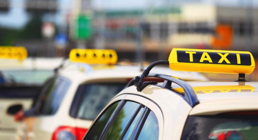 Súlyos vád érte a fővárosi szmogriadó tervezetet: az Iparkamra szerint a taxisok felét száműzné az utakról