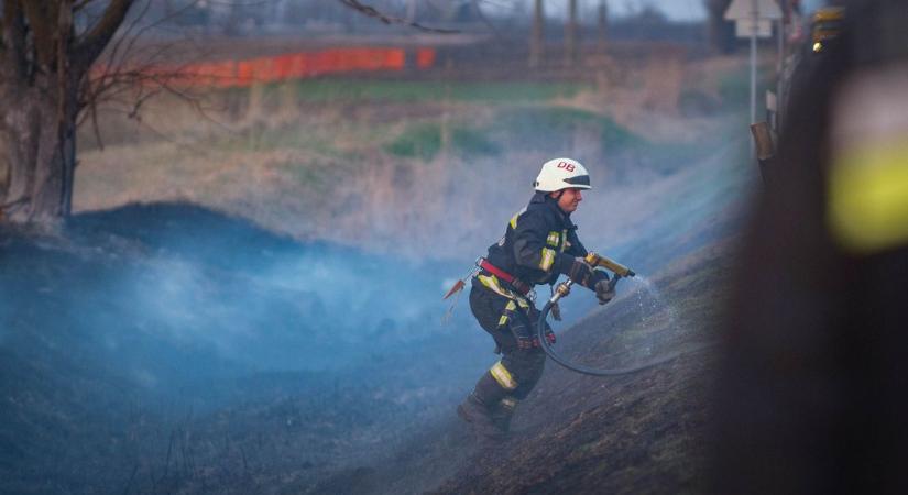 Füst zavarta a forgalmat Berettyóújfalu közelében