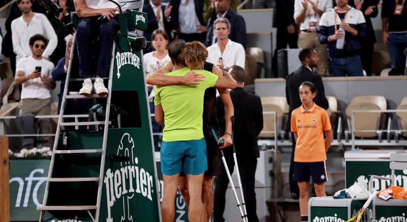 Roland Garros: Zverev tart a súlyos sérüléstől, ma kap pontos diagnózist