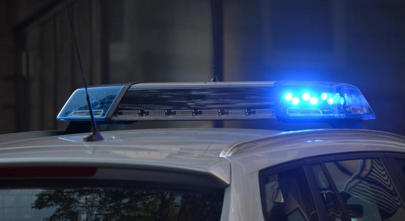 Rendőrök mentettek ki egy kétéves kisfiút egy véletlenül bezáródott autóból Újpesten