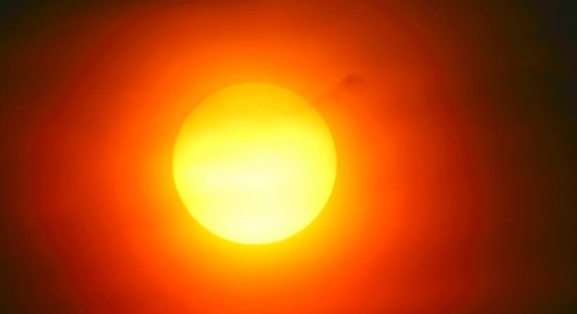 Kegyetlen UV-sugárzás fenyegeti a magyarokat: erre mindenkinek nagyon figyelnie kell kedden