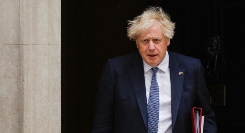A brit miniszterelnök túlélte a karanténbulik miatti bizalmi szavazást