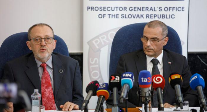 Visszavonták a Peter Kažimír korábbi Smer-es pénzügyminiszter elleni vesztegetési vádiratot