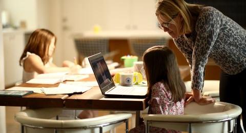 A pedagógusok fizetéscsökkentésének a pótlására 52 milliárd hrivnya fordítható – oktatási ombudsman