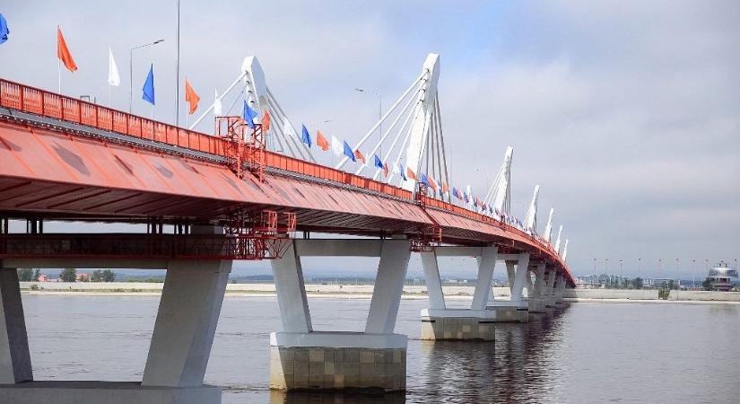 Megépült az első közúti híd Kína és Oroszország között