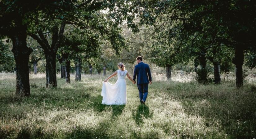 Különös módszerrel készít lenyűgöző képeket az esküvői fotós