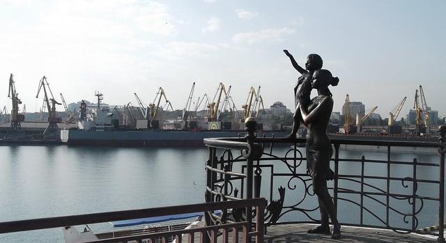 Segítene feloldani az odesszai kikötő blokádját Franciaország