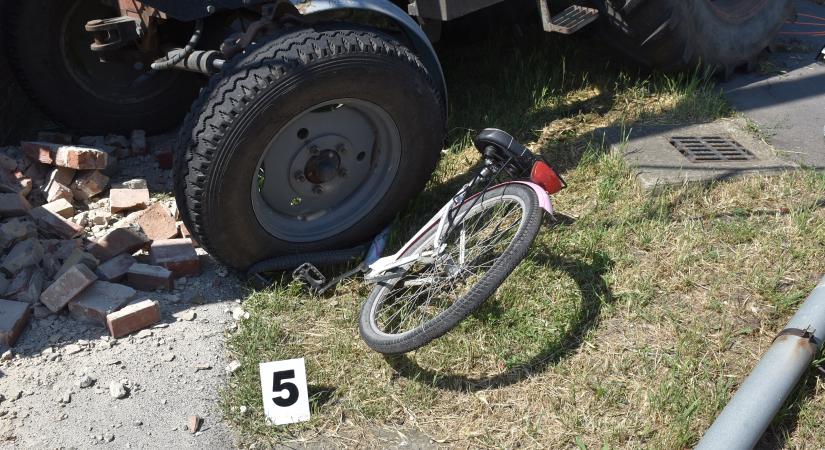 Traktor ütött el kerékpárost Sarkadon